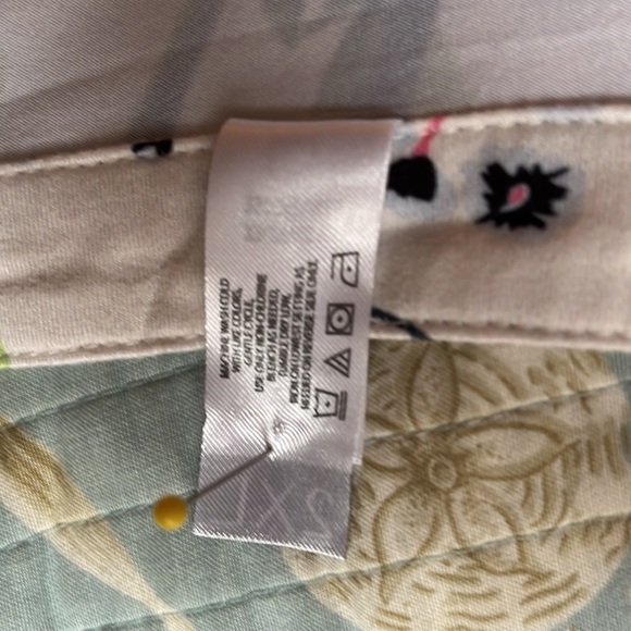 White print V neck top short sleeve - Picture 4 of 4